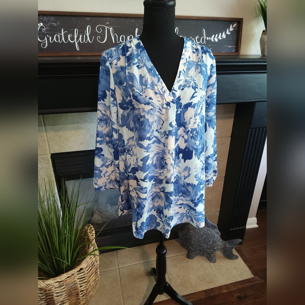 Jones New York Blue and White 3/4 Sleeve Relaxed Blouse - Picture 3 of 8